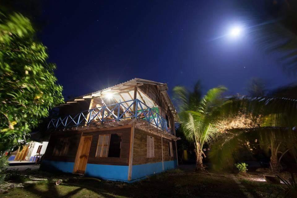 Isla Grande Eco-Hostal المظهر الخارجي الصورة